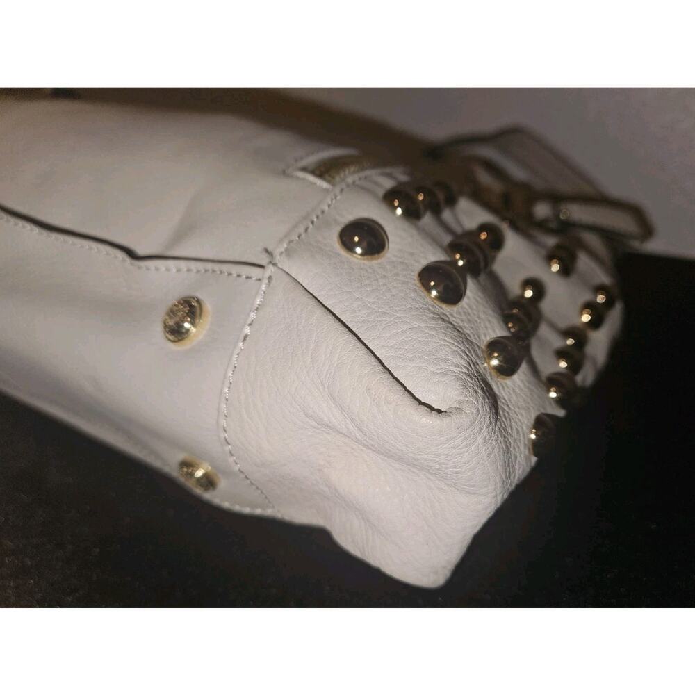 B Makowsky Leather Gold Studded Cream Handbag 14x10 - Picture 9 of 11